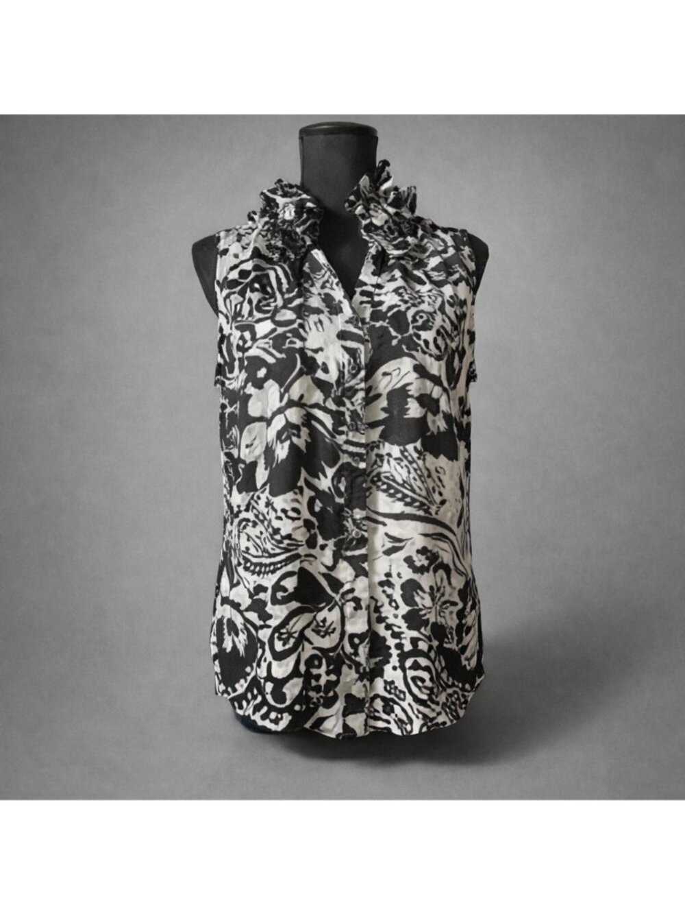 Black & White Floral Paisley Sleeveless Blouse – Ruffled Collar, Satin Look L